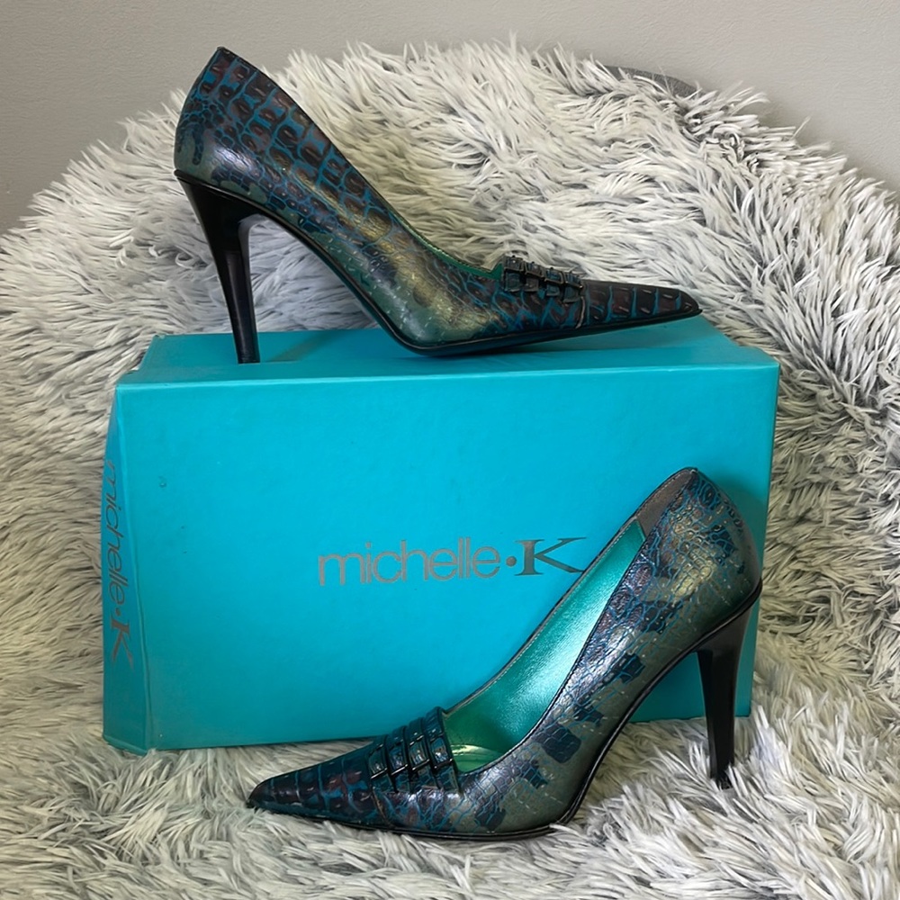 Michelle K blue snake print size 6 pointy toe